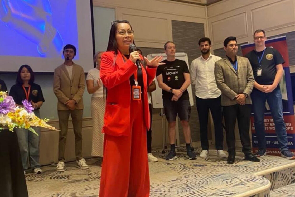 Nisarat Cavanagh Nisarat Cavanagh Internet Business Coaching